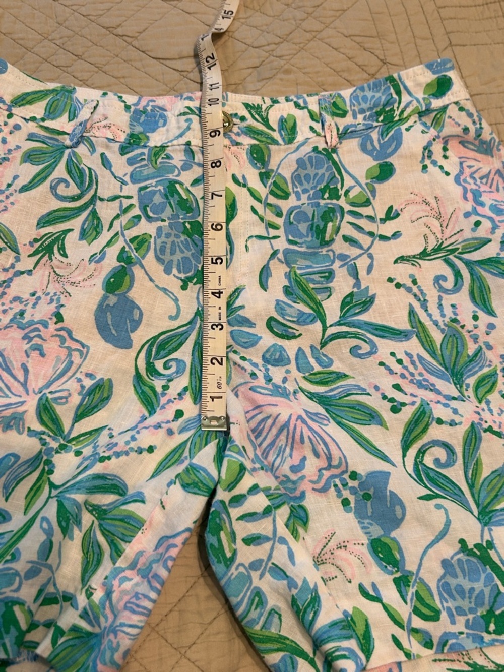 Lilly Pulitzer Aldora Linen Shorts in Resort White Just a Pinch print. - Picture 10 of 11